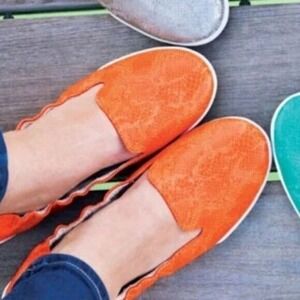 Fitkicks Kruzers Foldable Street Shoes in Mandrin Orange With‎ Dust Bag